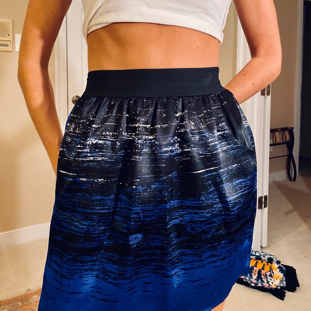 Silky, blue and black skirt with POCKETS!